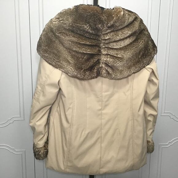 IMAN Winter Jacket with Faux Fur Trim - Size Medium - Picture 2 of 5